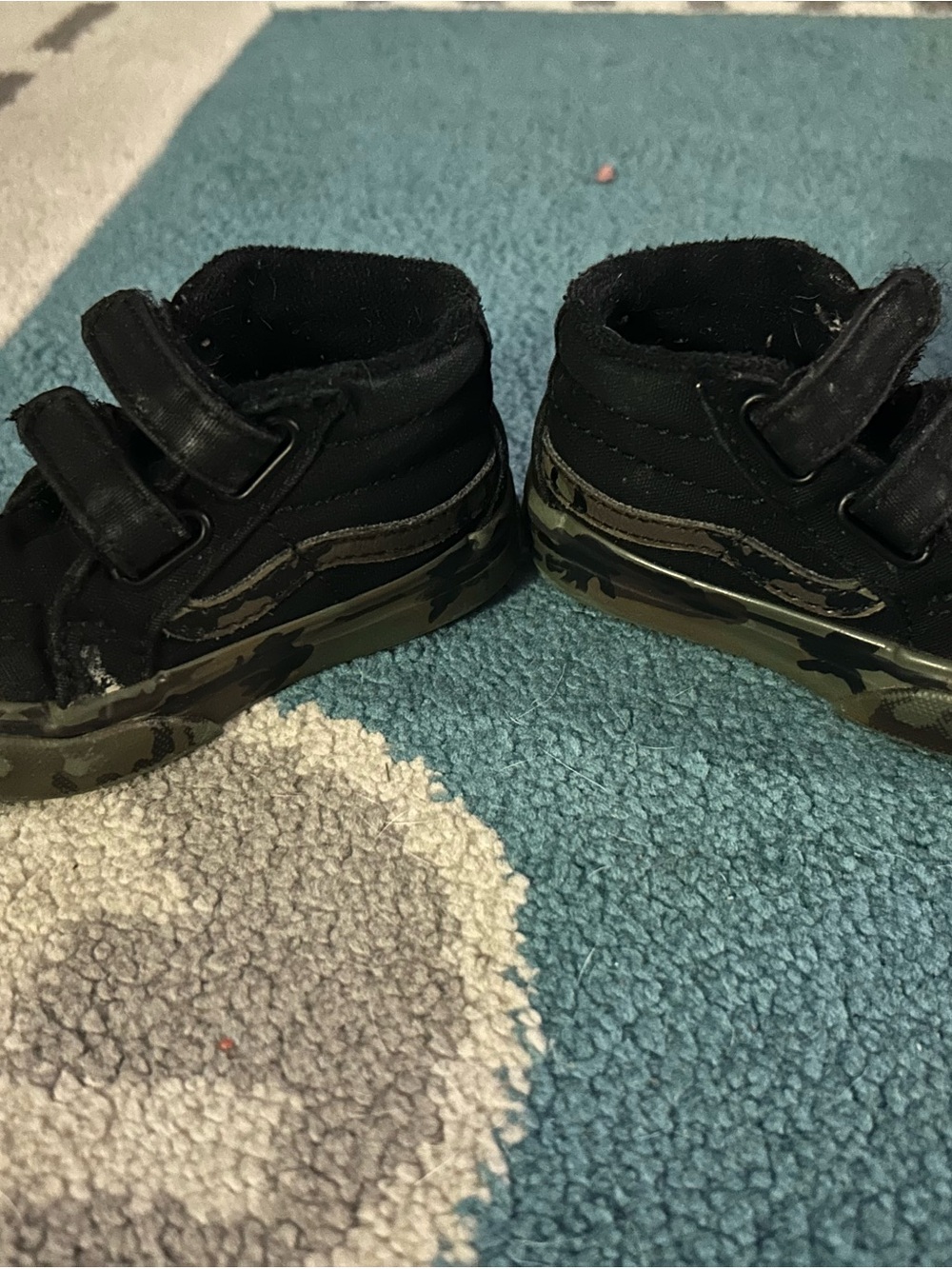 Vans Kids Black High-Top Sneakers with Camouflage Green Sole